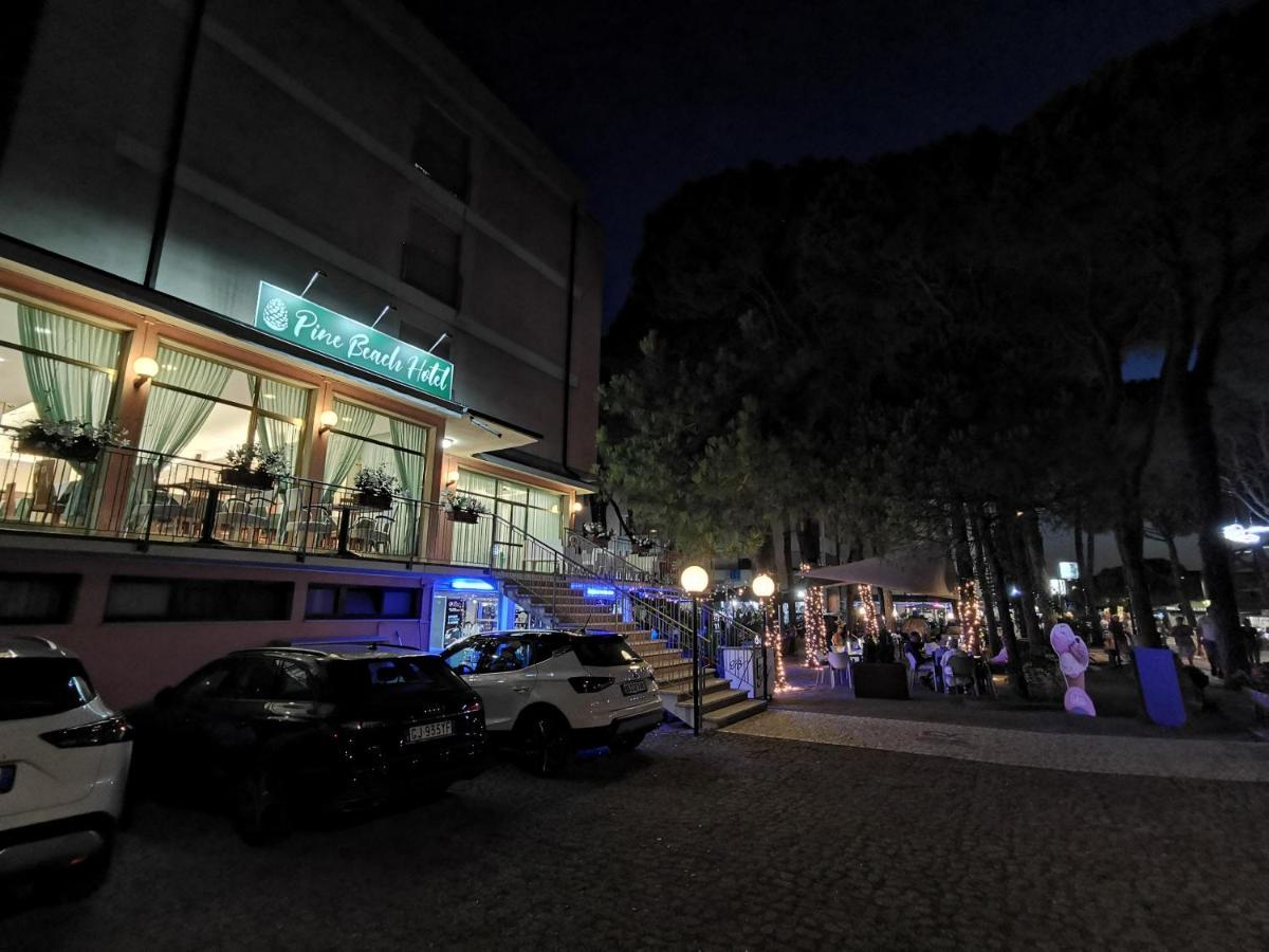 Hotel Pine Beach 로솔리나 마레 외부 사진